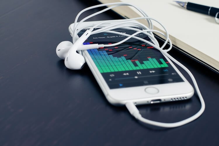 iPhone Music App Audials Radio