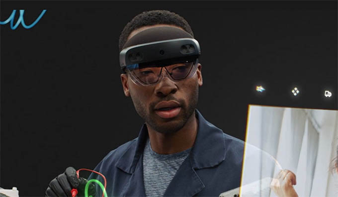 Microsoft HoloLens 2