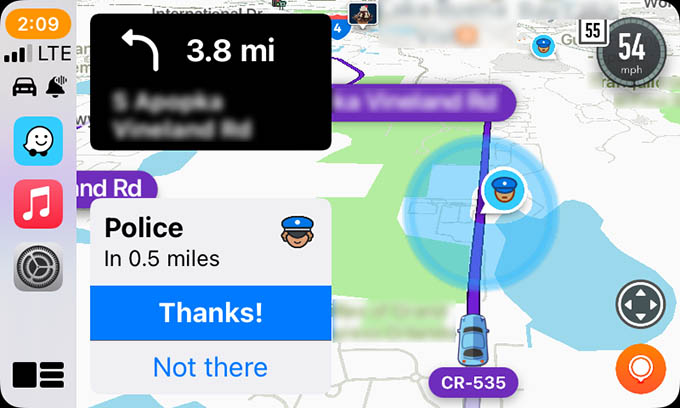 Waze Map in Apple CarPlay