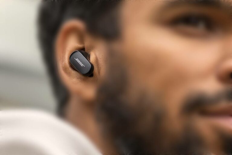 10 Best Active Noise Cancelling EarBuds of 2022 for iPhone & Android
